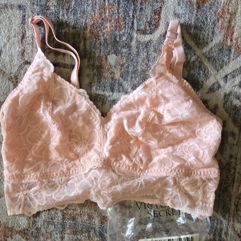 Victoria's Secret Beautful Pink Lace Bra Bralette Lingerie Small D-DD